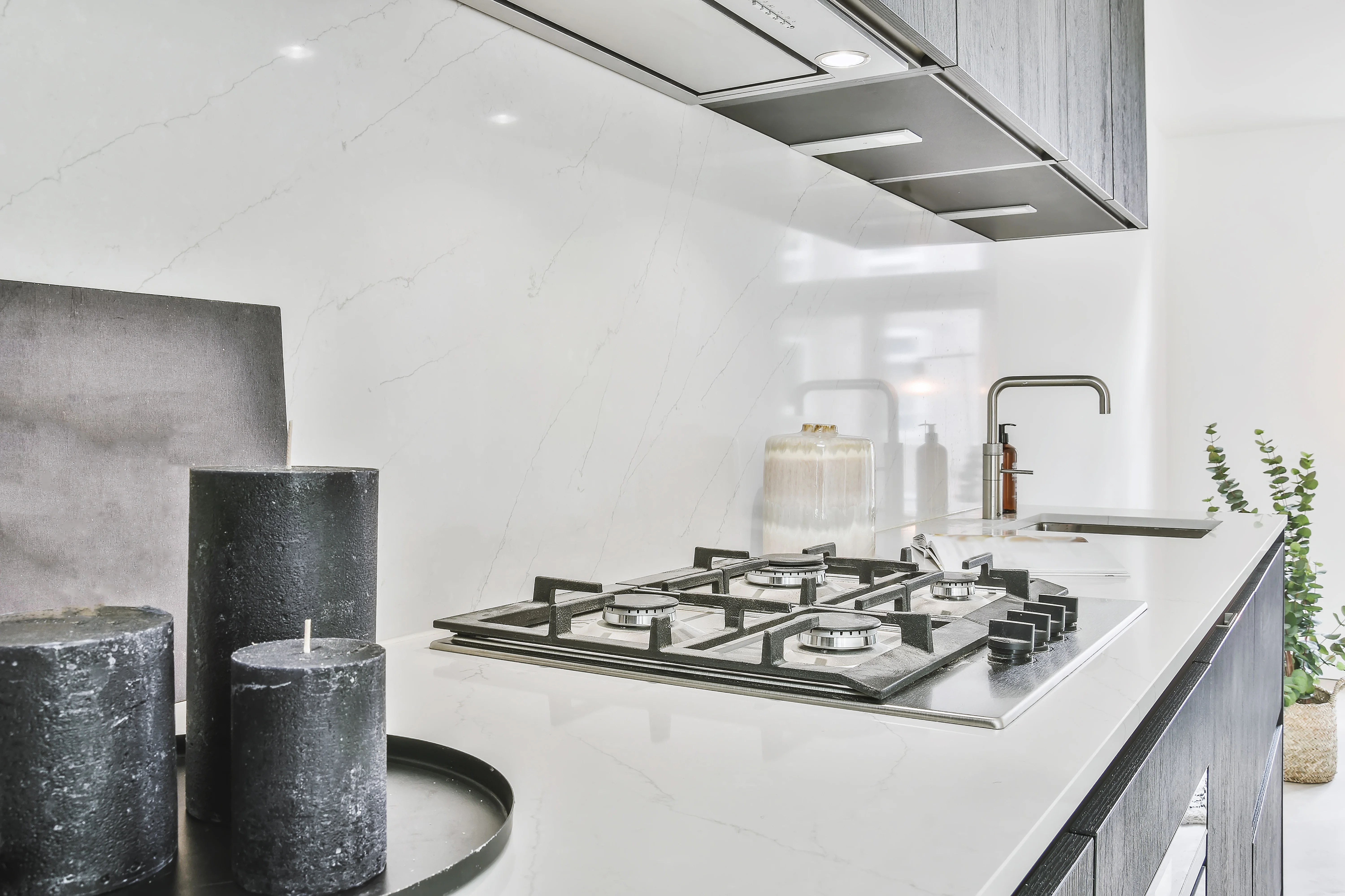 Quartz Full Kitchen-Backsplash